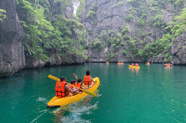 Kayaking in Small Lagoon, El Nido, Palawan
